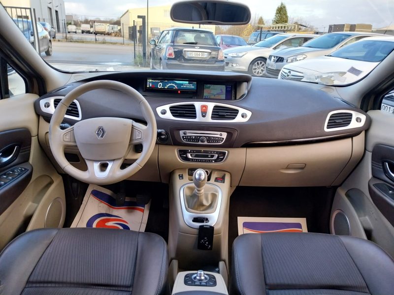 RENAULT Grand SCÉNIC III 2.0 TDI 16V 140 Exclusive line