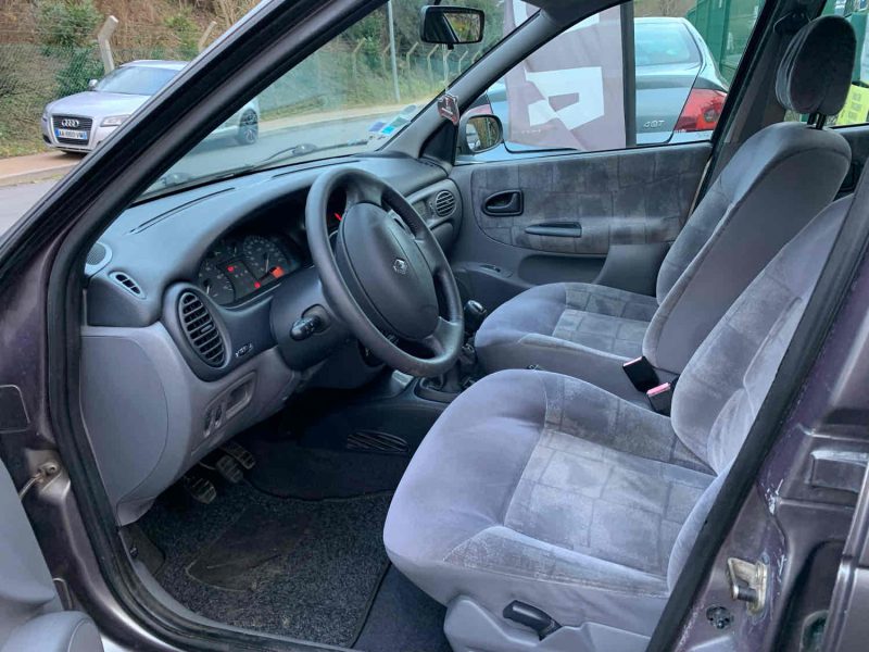 RENAULT MEGANE I 1.4i 16V 95CV