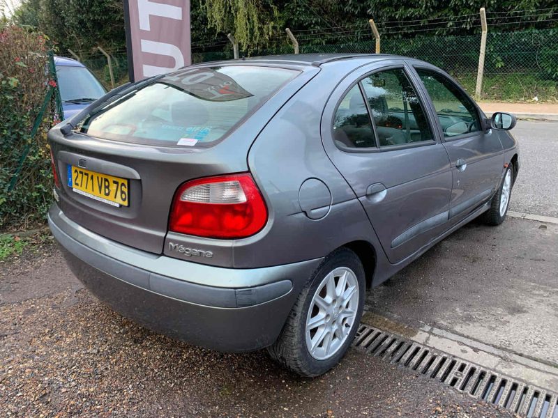 RENAULT MEGANE I 1.4i 16V 95CV