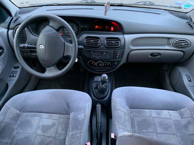 RENAULT MEGANE I 1.4i 16V 95CV