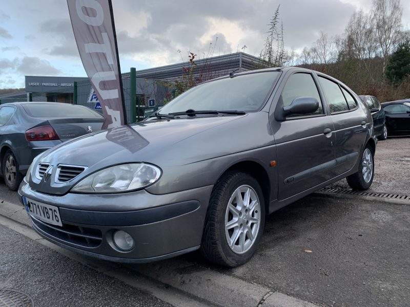 RENAULT MEGANE I 1.4i 16V 95CV