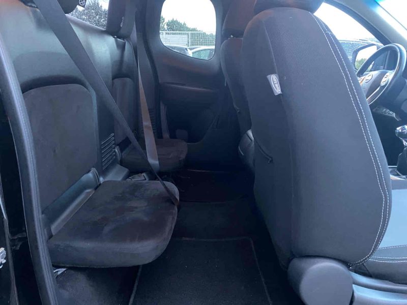 NISSAN NP300 NAVARA Pick-up 