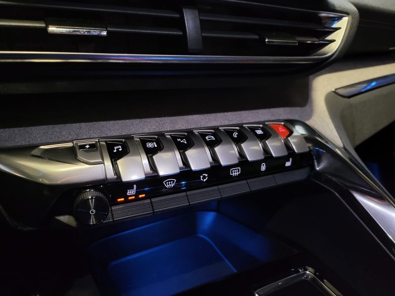 PEUGEOT 3008 HYBRID4 225cv GT PACK TOIT OUVRANT / CUIR COMPLET ELEC A MEMOIRE CHAUFFANT