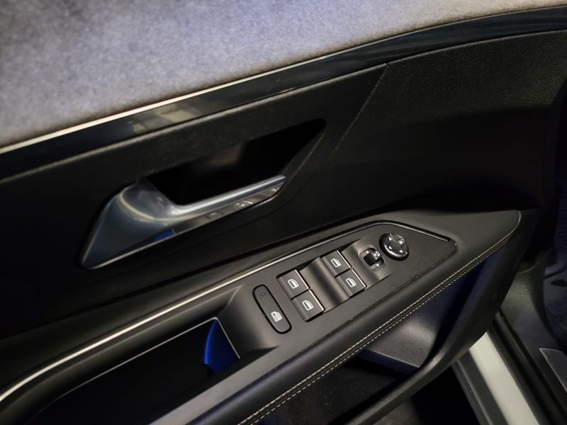 PEUGEOT 3008 HYBRID4 225cv GT PACK TOIT OUVRANT / CUIR COMPLET ELEC A MEMOIRE CHAUFFANT