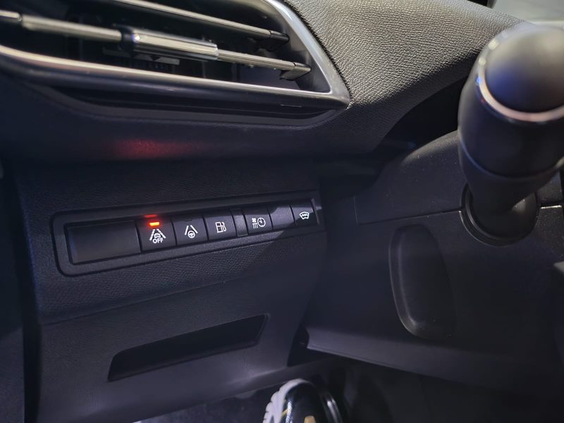 PEUGEOT 3008 HYBRID4 225cv GT PACK TOIT OUVRANT / CUIR COMPLET ELEC A MEMOIRE CHAUFFANT