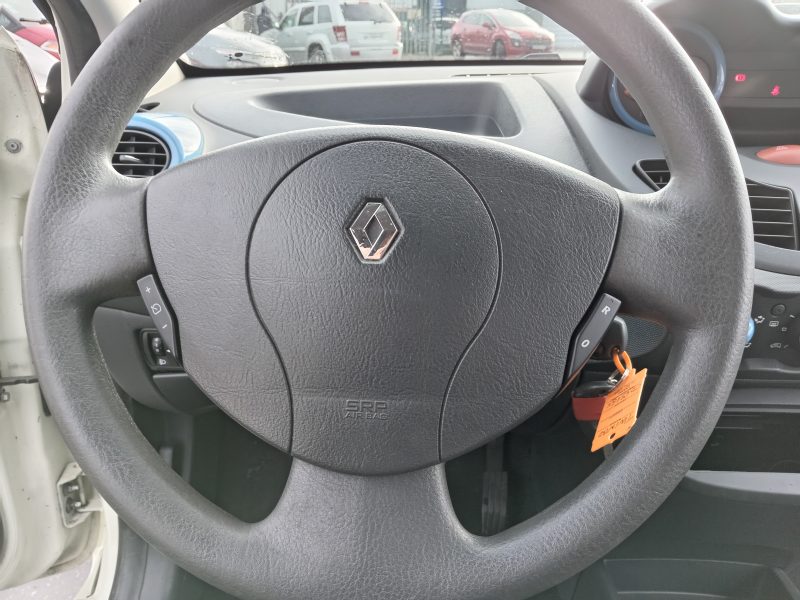 RENAULT TWINGO II 2012