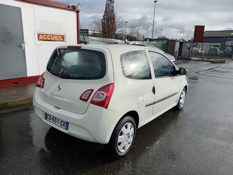 RENAULT TWINGO II 2012