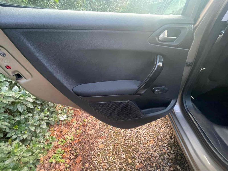 PEUGEOT 208 I 2013 1.2 VTI 82cv