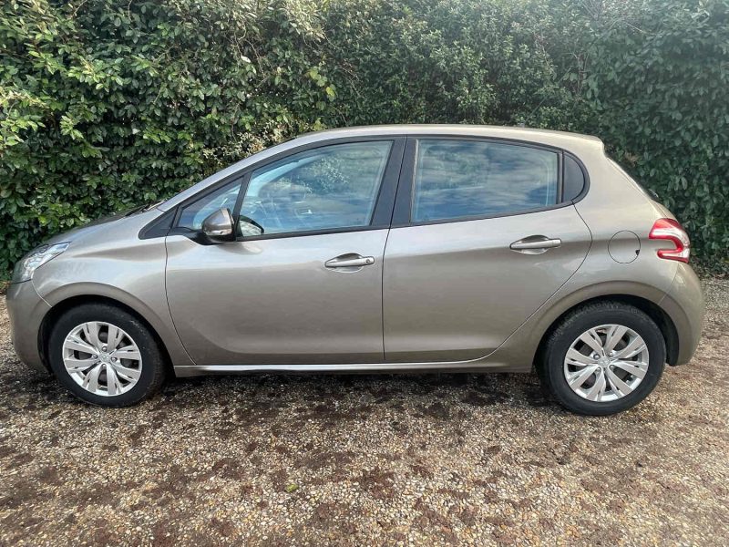 PEUGEOT 208 I 2013 1.2 VTI 82cv