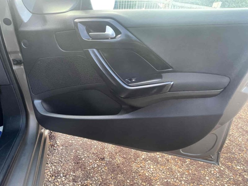 PEUGEOT 208 I 2013 1.2 VTI 82cv