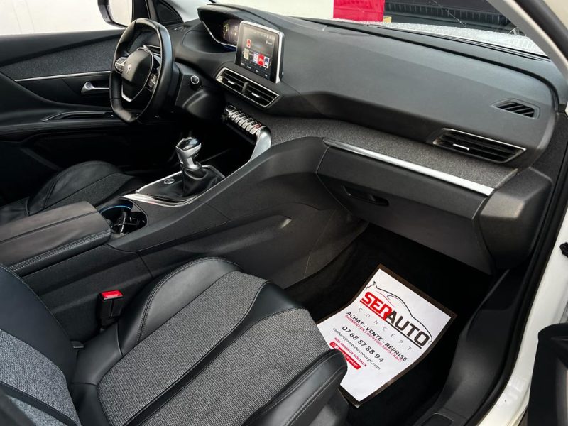 PEUGEOT 3008 SUV 2018