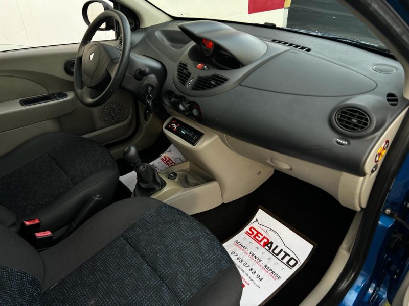 RENAULT TWINGO II 2009