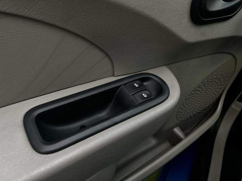 RENAULT TWINGO II 2009