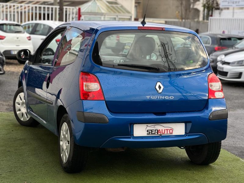 RENAULT TWINGO II 2009
