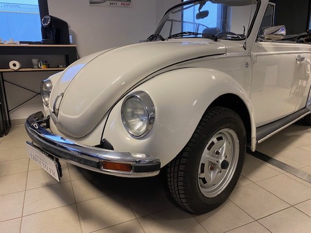 VOLKSWAGEN COCCINELLE DÉCAPOTABLE 1974