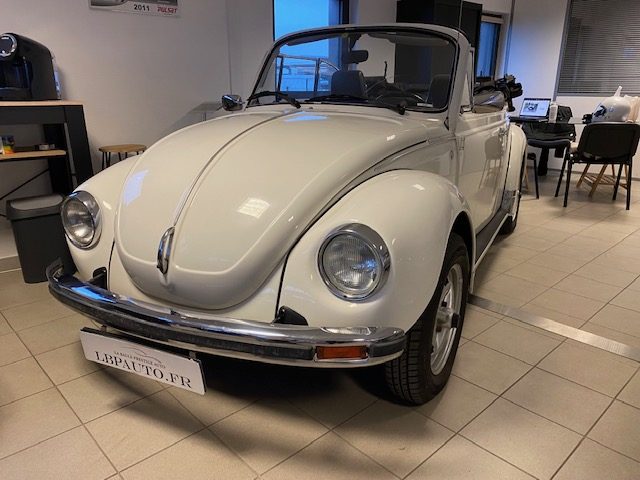VOLKSWAGEN COCCINELLE DÉCAPOTABLE 1974