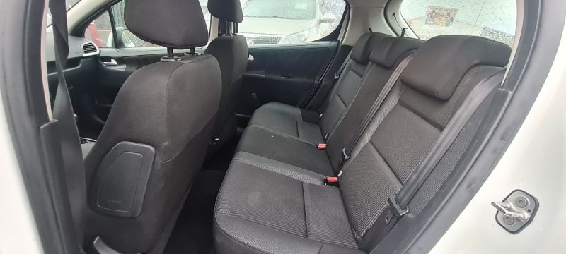 PEUGEOT 207 2010