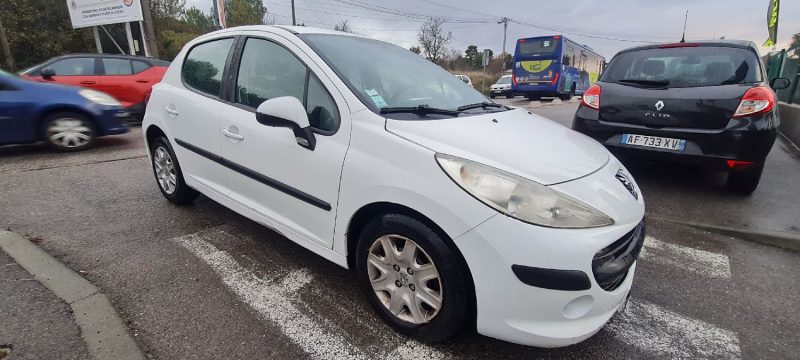 PEUGEOT 207 2010