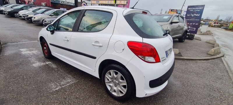 PEUGEOT 207 2010