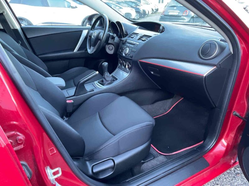 MAZDA 3 2010