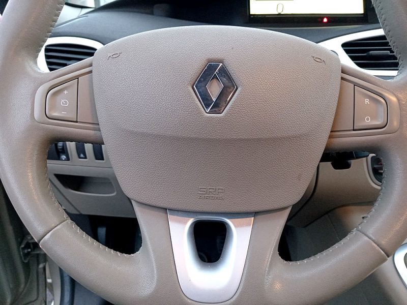 RENAULT SCENIC III 2009