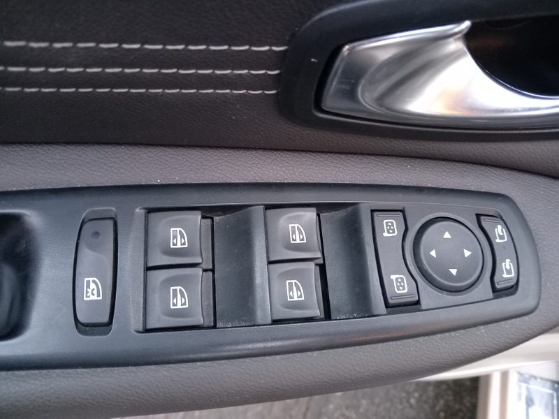 RENAULT SCENIC III 2009