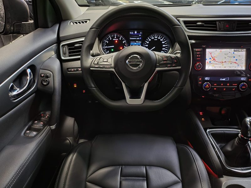 NISSAN QASHQAI 1.3 DIG-T 140cv TEKNA / TOIT PANO+CAMERA 360°+ATTELAGE/