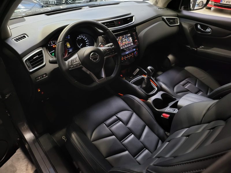 NISSAN QASHQAI 1.3 DIG-T 140cv TEKNA / TOIT PANO+CAMERA 360°+ATTELAGE/