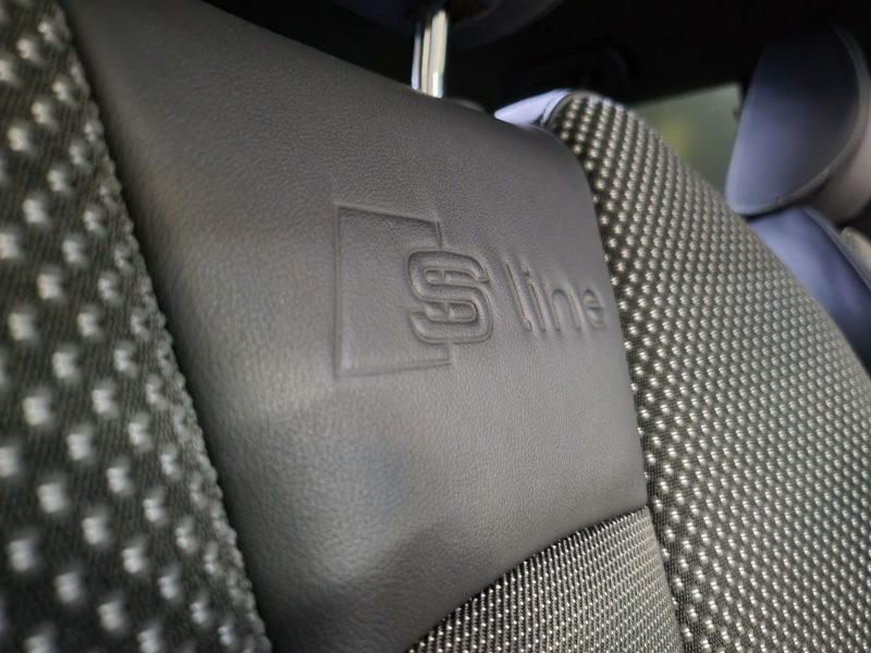 AUDI A3 2.0 TDI 150cv S-LINE / MODES DE CONDUITE+GPS+AIDE AU PARKING/