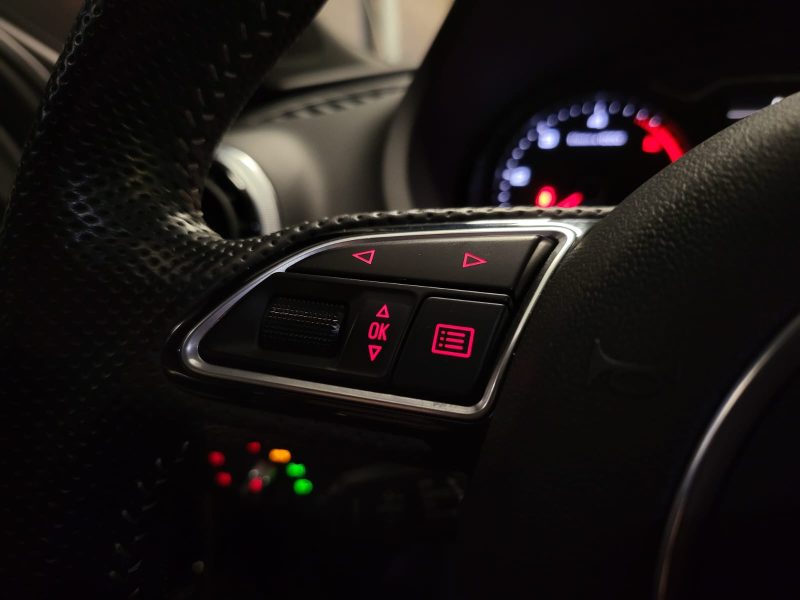 AUDI A3 2.0 TDI 150cv S-LINE / MODES DE CONDUITE+GPS+AIDE AU PARKING/