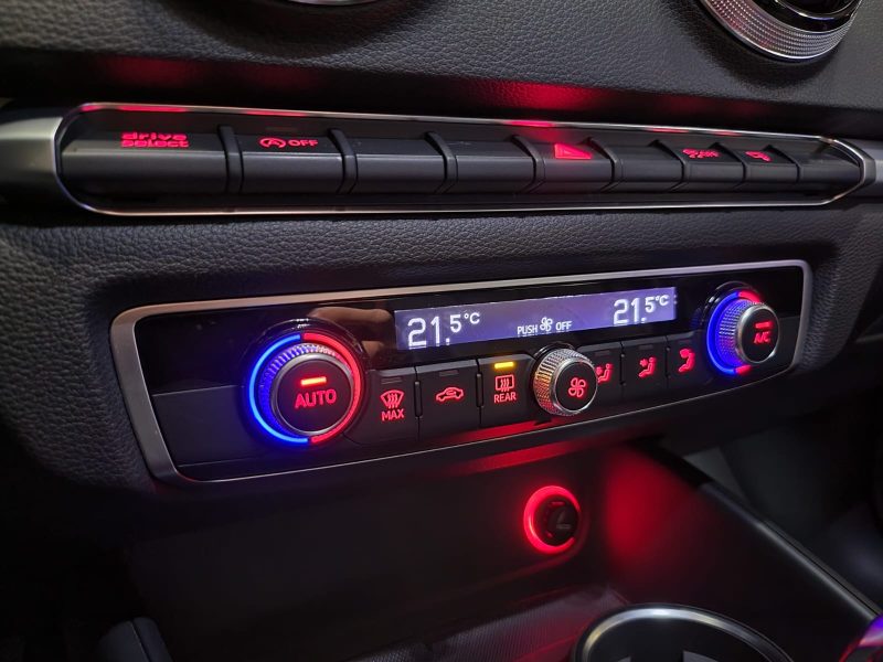 AUDI A3 2.0 TDI 150cv S-LINE / MODES DE CONDUITE+GPS+AIDE AU PARKING/