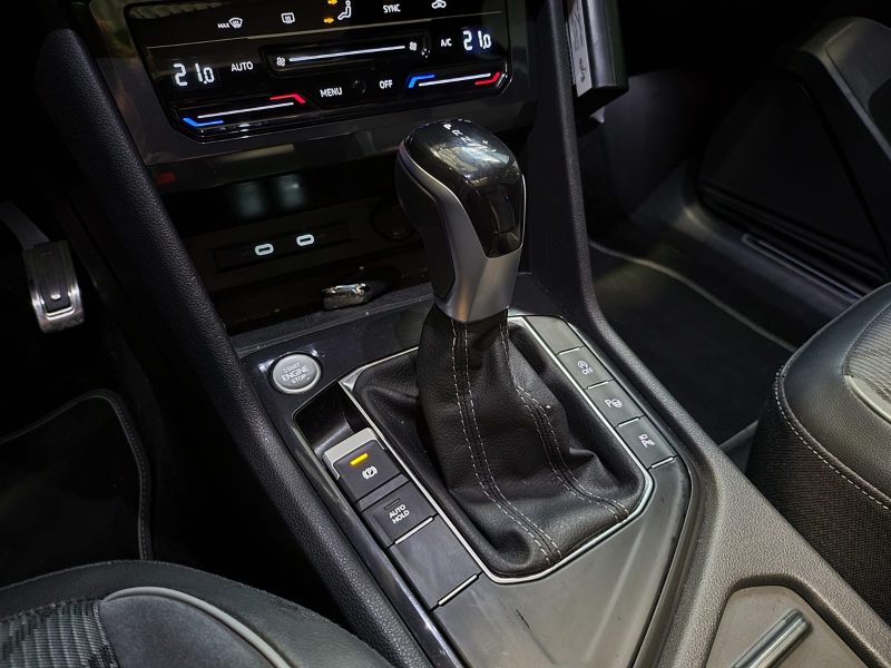 VOLKSWAGEN TIGUAN ALLSPACE 2.0 TDi DSG7 150cv R-LINE / TOIT OUVRANT / CARPLAY / LUMIERE D'AMBIANCE 