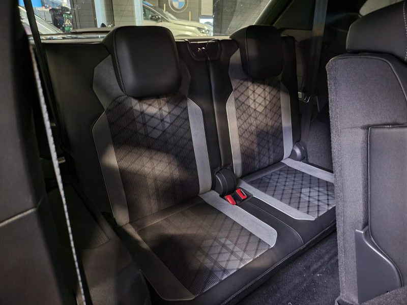 VOLKSWAGEN TIGUAN ALLSPACE 2.0 TDi DSG7 150cv R-LINE / TOIT OUVRANT / CARPLAY / LUMIERE D'AMBIANCE 