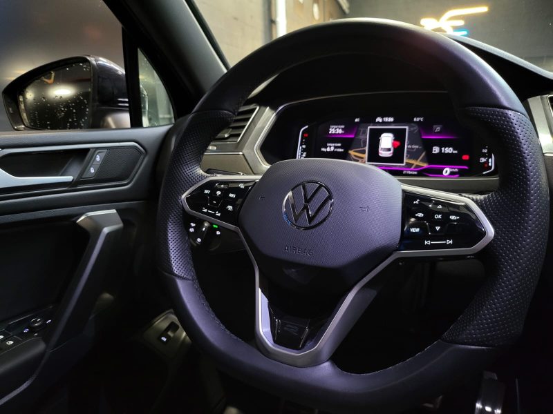 VOLKSWAGEN TIGUAN ALLSPACE 2.0 TDi DSG7 150cv R-LINE / TOIT OUVRANT / CARPLAY / LUMIERE D'AMBIANCE 