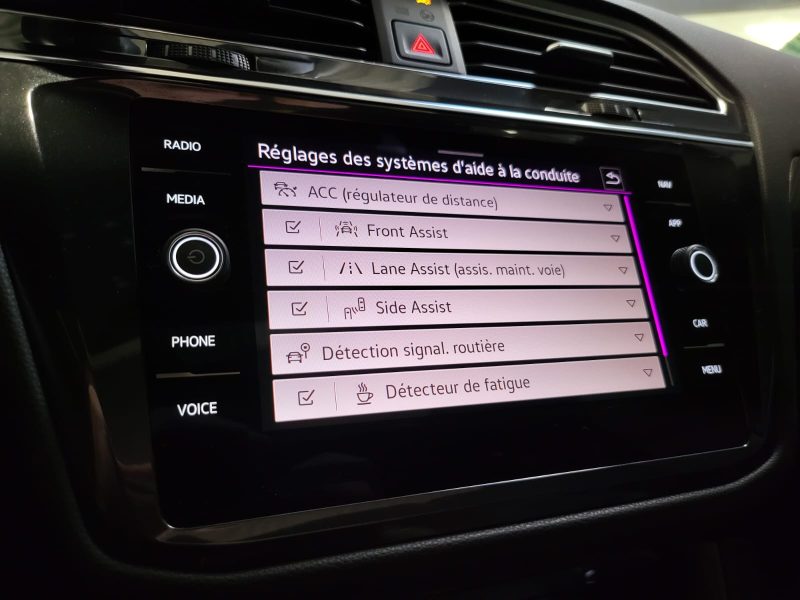VOLKSWAGEN TIGUAN ALLSPACE 2.0 TDi DSG7 150cv R-LINE / TOIT OUVRANT / CARPLAY / LUMIERE D'AMBIANCE 