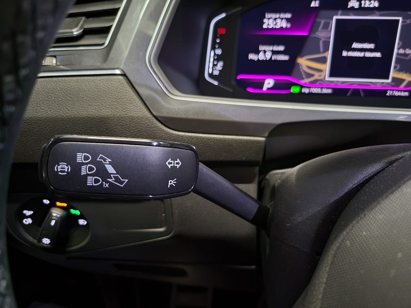 VOLKSWAGEN TIGUAN ALLSPACE 2.0 TDi DSG7 150cv R-LINE / TOIT OUVRANT / CARPLAY / LUMIERE D'AMBIANCE 