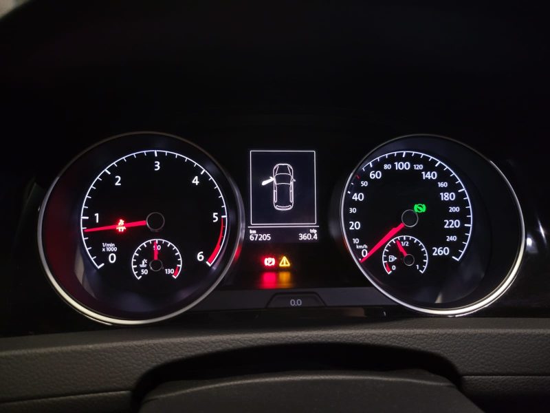 VOLKSWAGEN GOLF VII 2.0 TDI DSG7 150cv CARAT EXCLUSIVE /SIEGE CHAUFFANT/MASSANT+AIDE AU PARKING +GPS