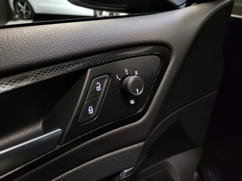 VOLKSWAGEN GOLF VII 2.0 TDI DSG7 150cv CARAT EXCLUSIVE /SIEGE CHAUFFANT/MASSANT+AIDE AU PARKING +GPS