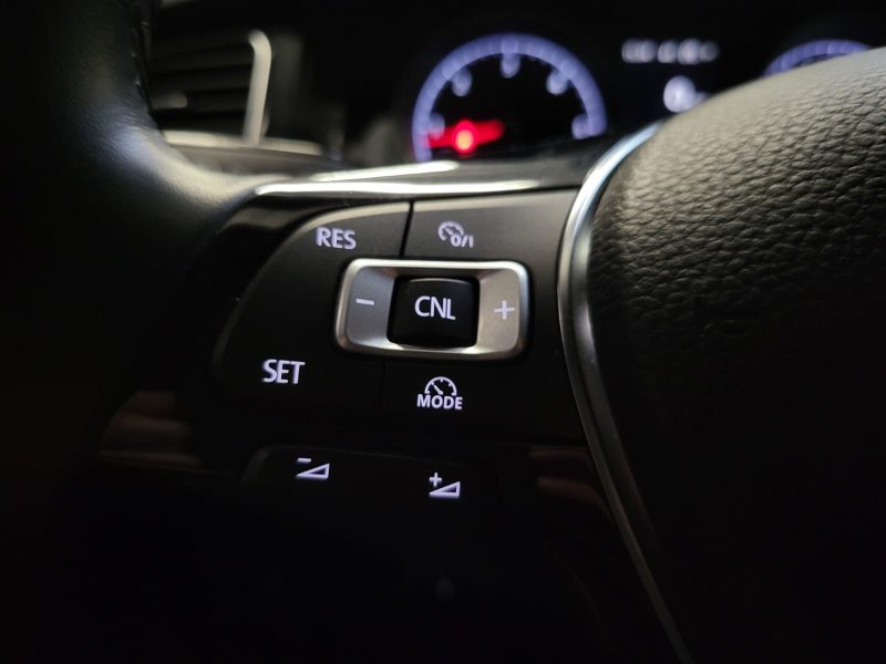 VOLKSWAGEN GOLF VII 2.0 TDI DSG7 150cv CARAT EXCLUSIVE /SIEGE CHAUFFANT/MASSANT+AIDE AU PARKING +GPS