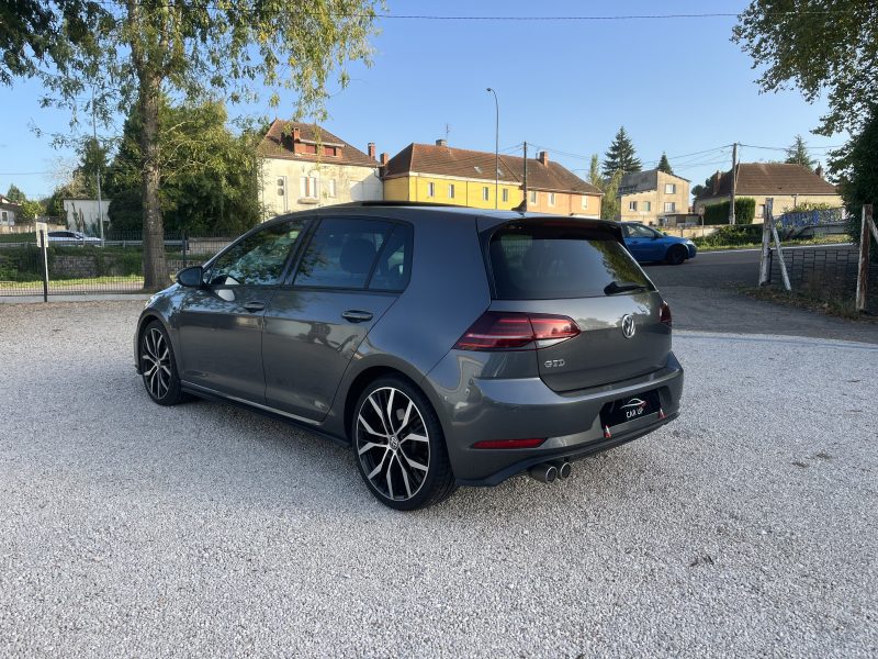 VOLKSWAGEN GOLF VII 2017