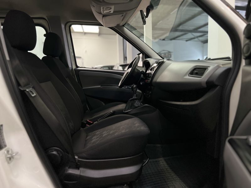 OPEL COMBO 1.4 95CH 7PL