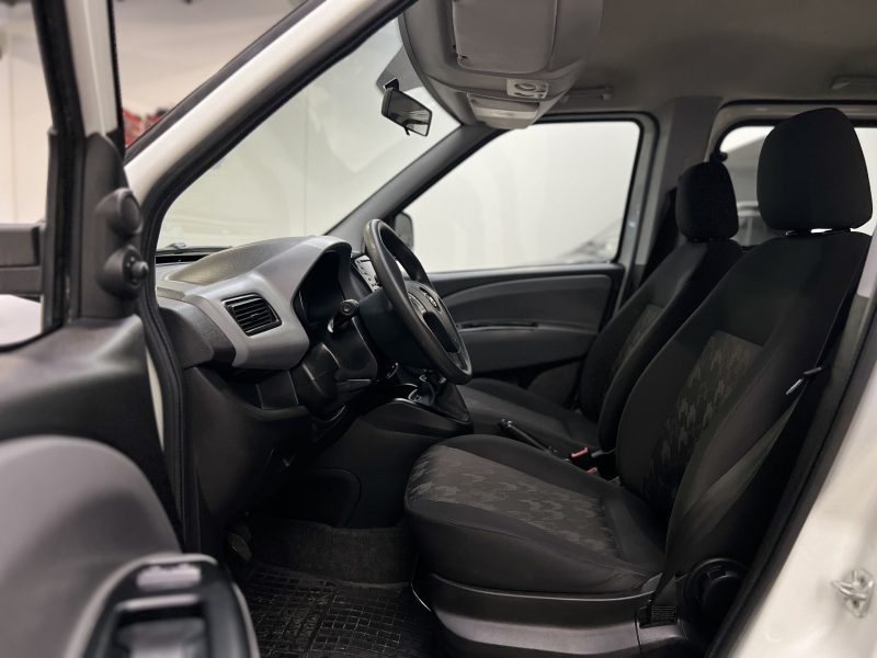 OPEL COMBO 1.4 95CH 7PL