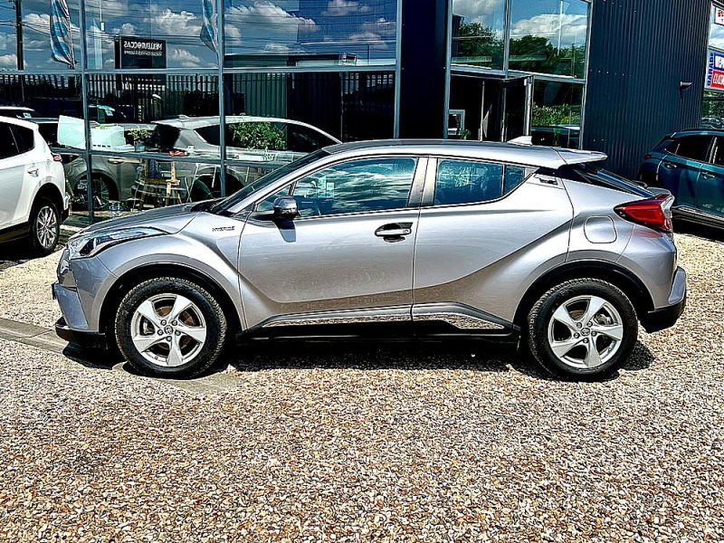 TOYOTA C-HR 2017
