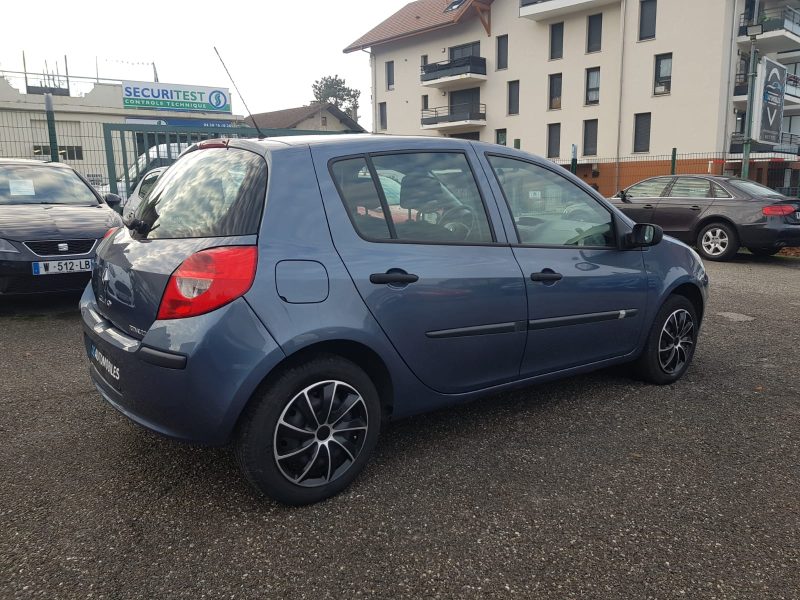 RENAULT CLIO III 1.2i 75CV DYNAMIQUE