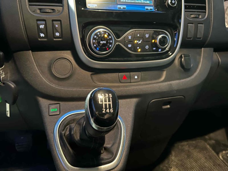 RENAULT TRAFIC III Camionnette 2020