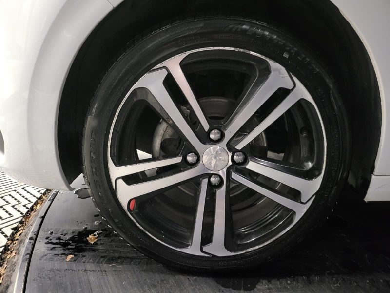 PEUGEOT 208 1.2 THP PURETECH 110cv GT LINE /CARPLAY / RADAR ARRIERE