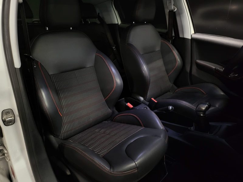 PEUGEOT 208 1.2 THP PURETECH 110cv GT LINE /CARPLAY / RADAR ARRIERE