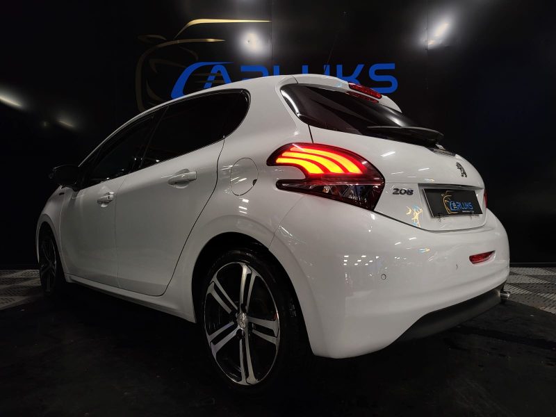 PEUGEOT 208 1.2 THP PURETECH 110cv GT LINE /CARPLAY / RADAR ARRIERE