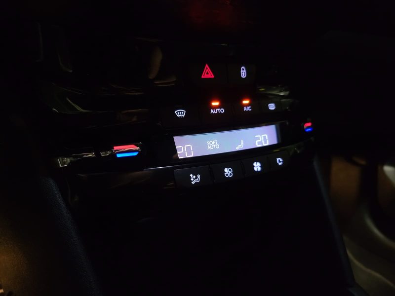 PEUGEOT 208 1.2 THP PURETECH 110cv GT LINE /CARPLAY / RADAR ARRIERE