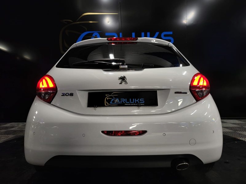 PEUGEOT 208 1.2 THP PURETECH 110cv GT LINE /CARPLAY / RADAR ARRIERE